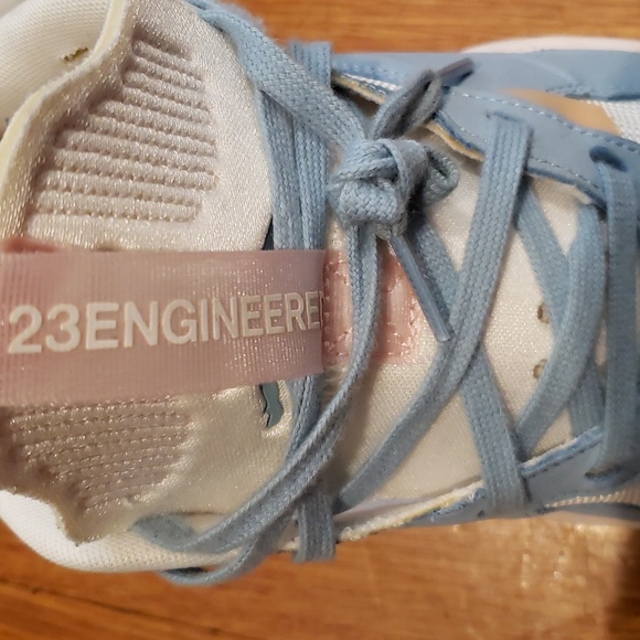 Sneakers - Picture 3 of 5